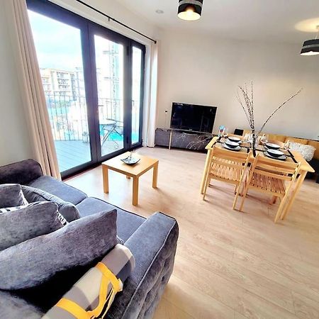 Battersea Power Station Suite ロンドン エクステリア 写真