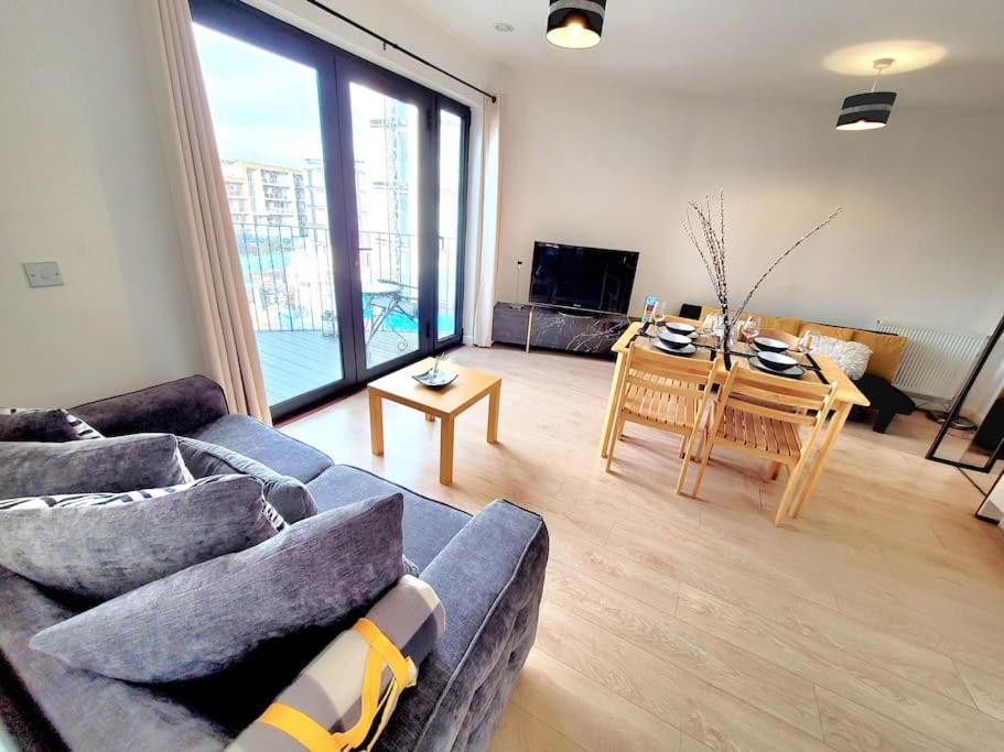 Battersea Power Station Suite ロンドン エクステリア 写真