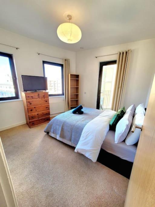 Battersea Power Station Suite ロンドン エクステリア 写真