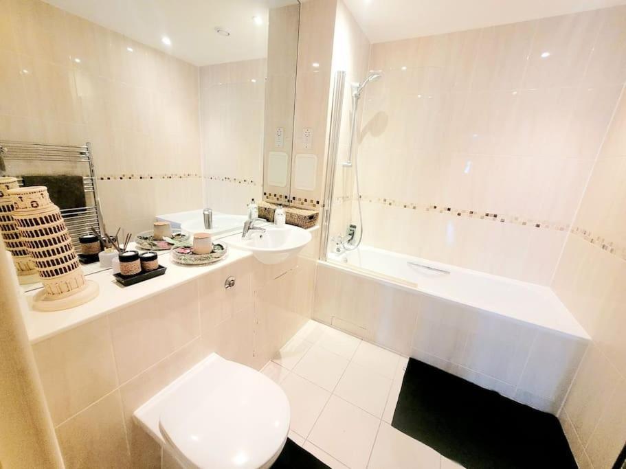 Battersea Power Station Suite ロンドン エクステリア 写真